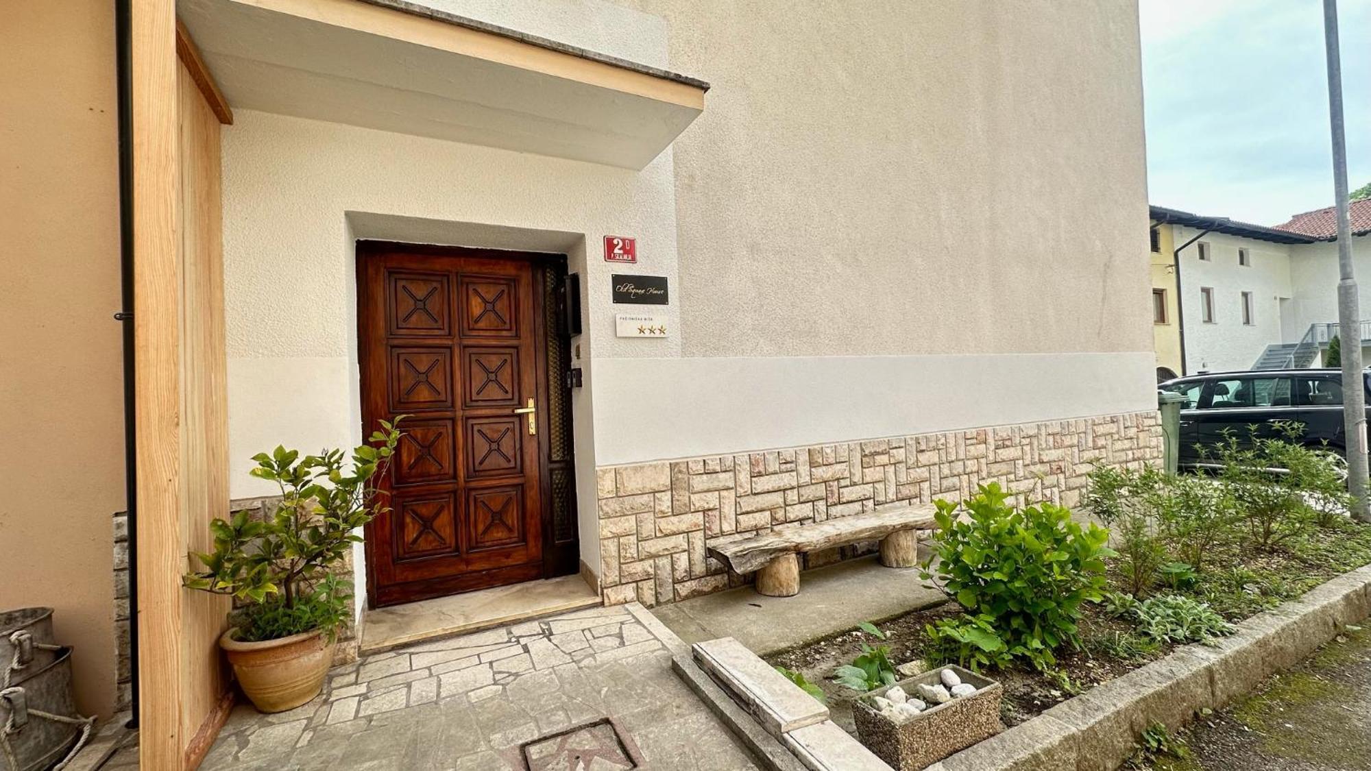 شقة Old Square House - Hisa Na Starem Trgu تولمين المظهر الخارجي الصورة