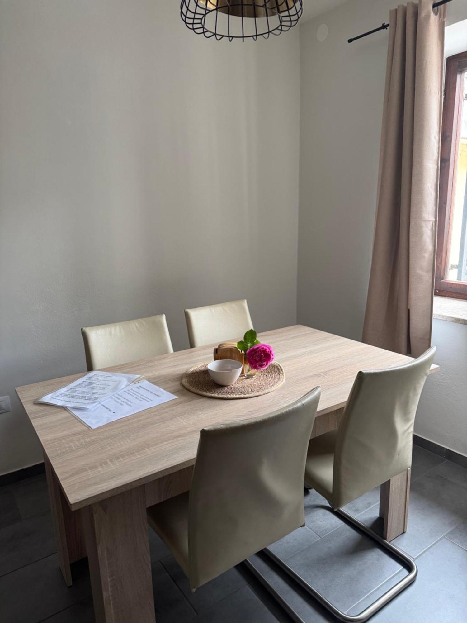 شقة Old Square House - Hisa Na Starem Trgu تولمين المظهر الخارجي الصورة